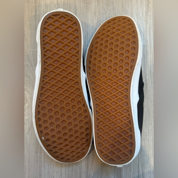 Vans Classic Slip-On Black Perforated Leather Sneakers Women’s 7.5 Men’s 6 - Picture 6 of 6